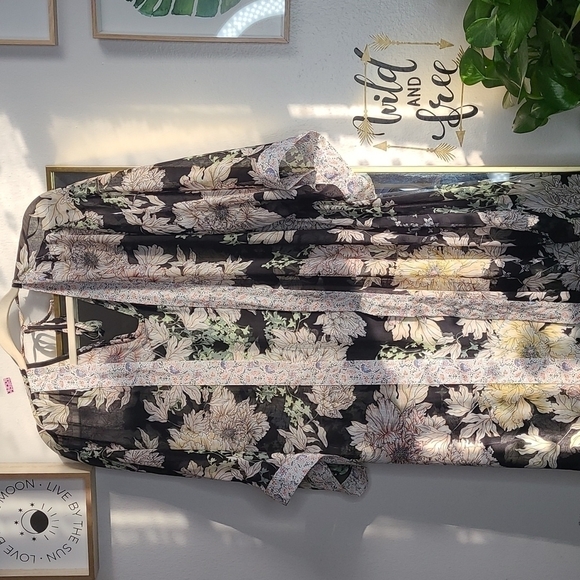 Band of Gipsies Border Print Long Kimono - Picture 11 of 13